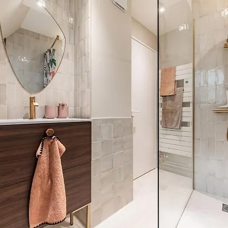 Le Petit Batelier - - Vue Cathedrale